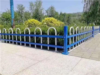 草坪护栏